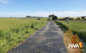 Medium duty temporary road track mats